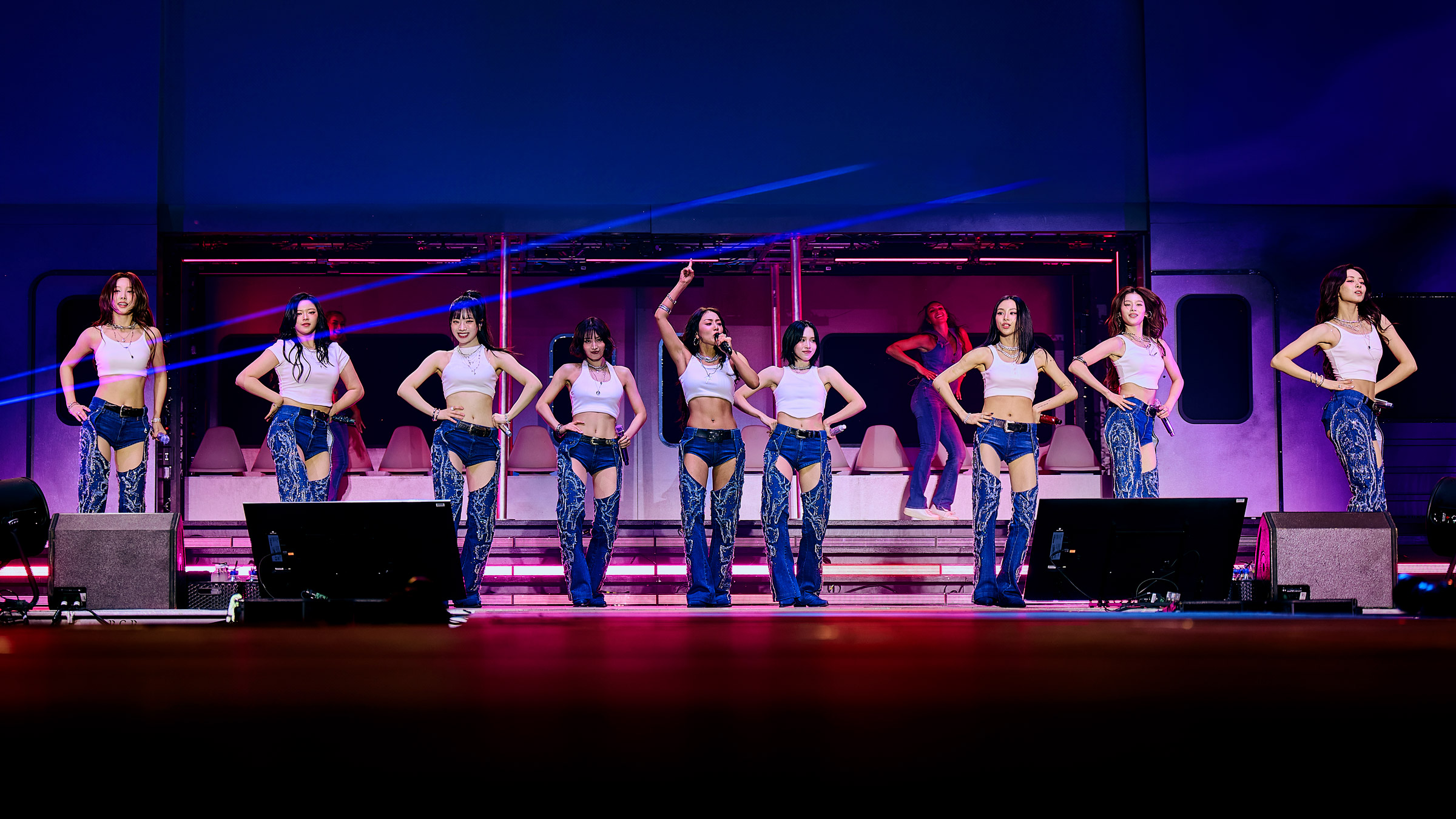 TWICE live